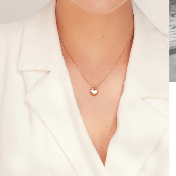 NEW 18K Gold Plated Mother of Pearl Shell Heart Necklace - Picture 3 of 6